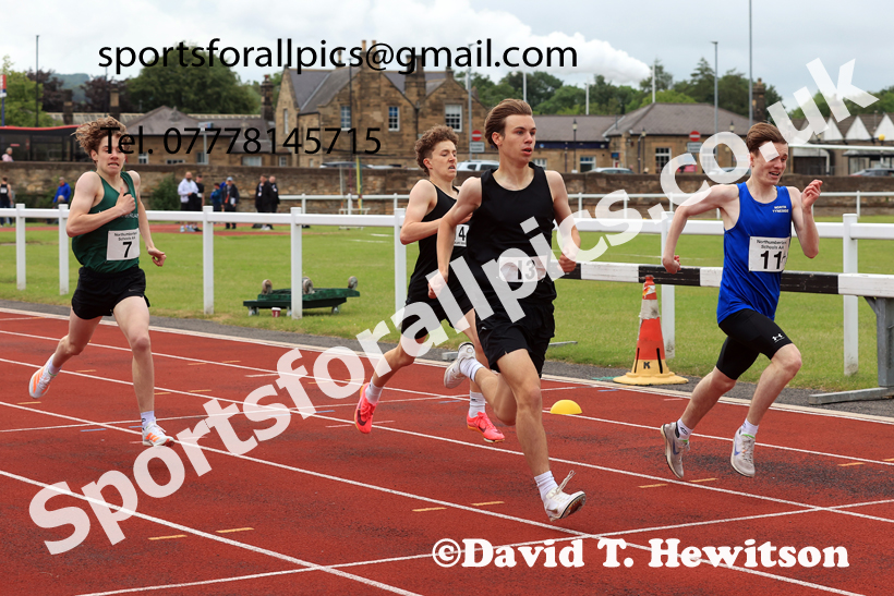 Middle Distance, 2026 Northumberland Schools Track and Field, Wentworth, Hexhan. Photo: David T. Hewitson/Sports for All Pics